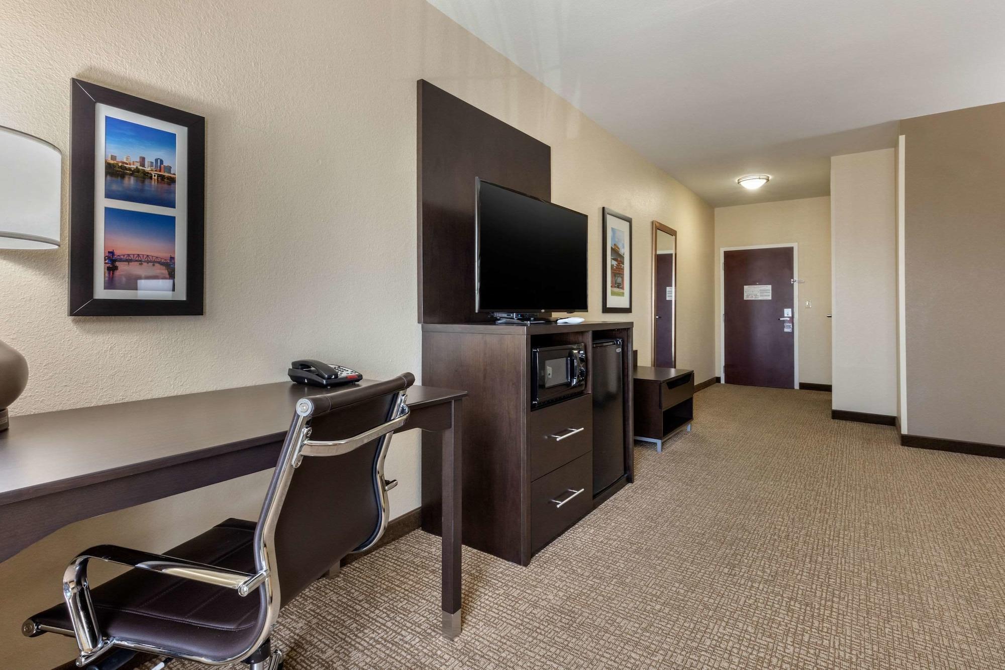 Comfort Inn & Suites North Little Rock Mccain Mall Экстерьер фото