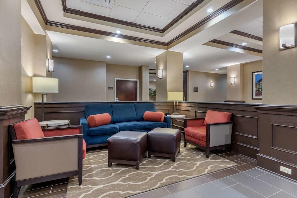 Comfort Inn & Suites North Little Rock Mccain Mall Экстерьер фото