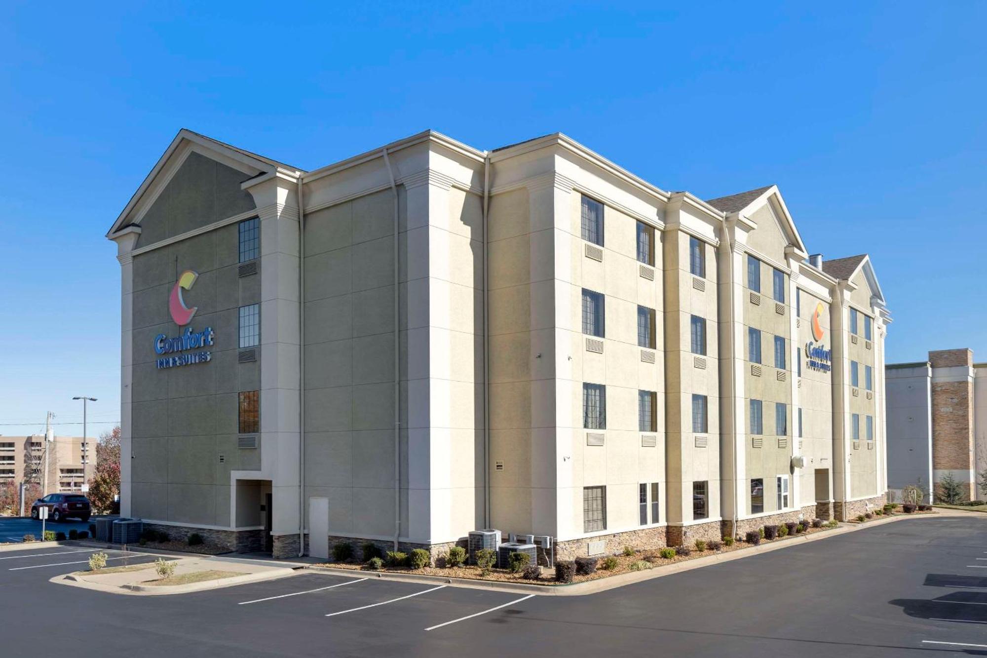 Comfort Inn & Suites North Little Rock Mccain Mall Экстерьер фото