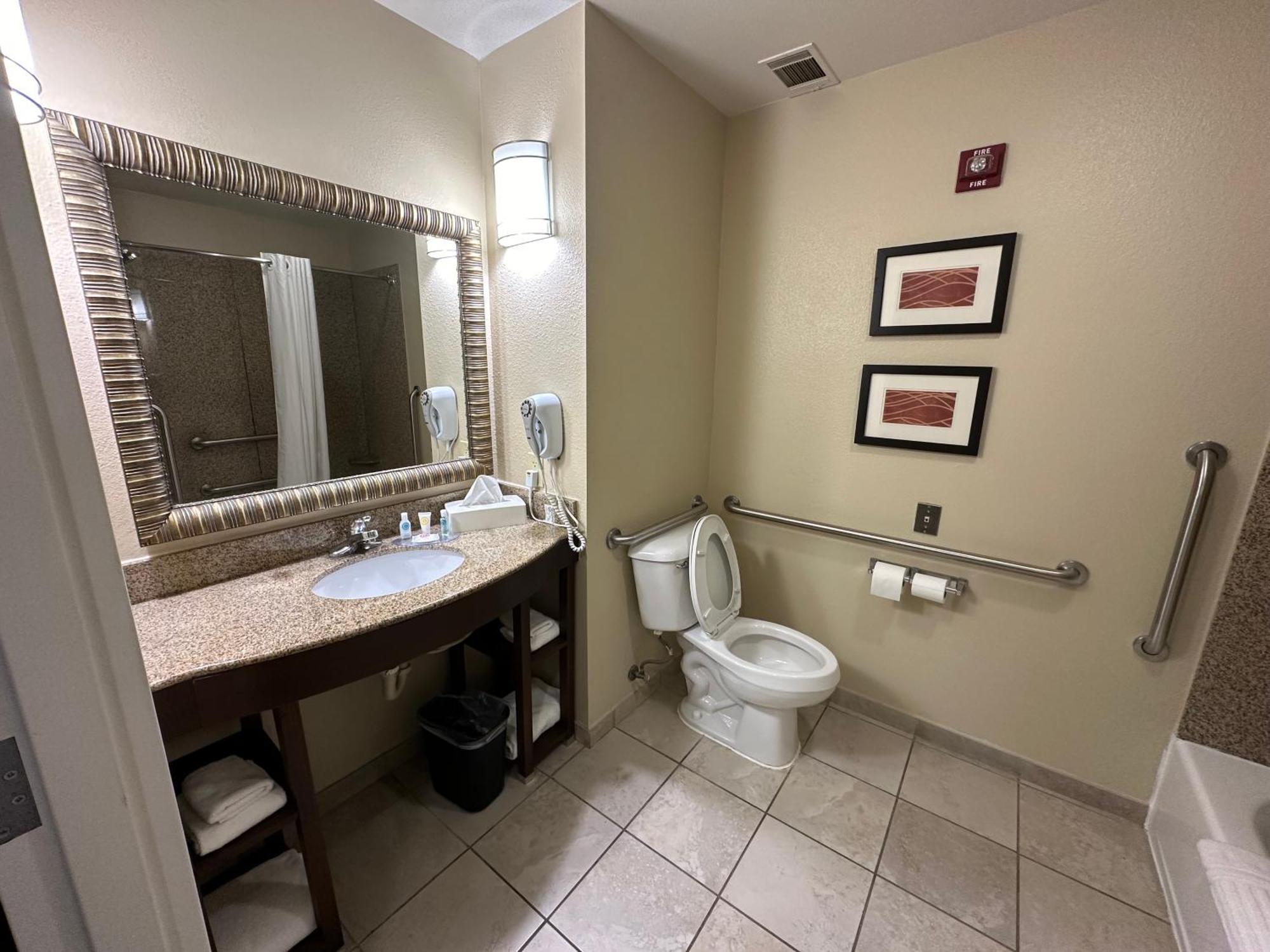 Comfort Inn & Suites North Little Rock Mccain Mall Экстерьер фото