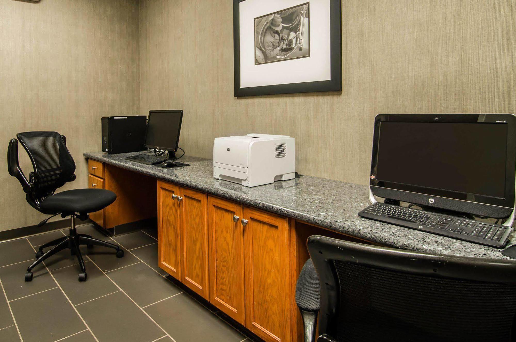 Comfort Inn & Suites North Little Rock Mccain Mall Экстерьер фото