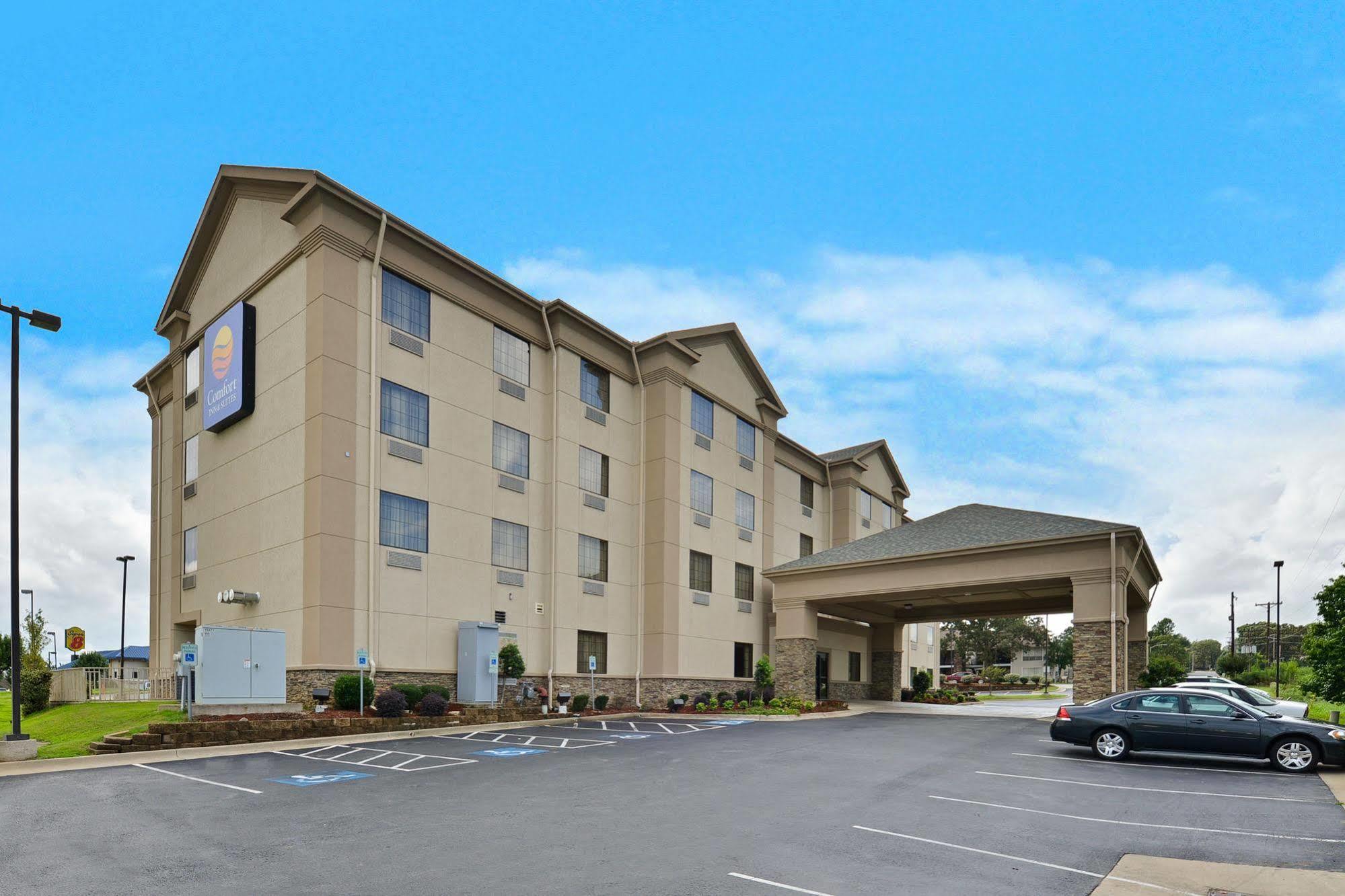 Comfort Inn & Suites North Little Rock Mccain Mall Экстерьер фото