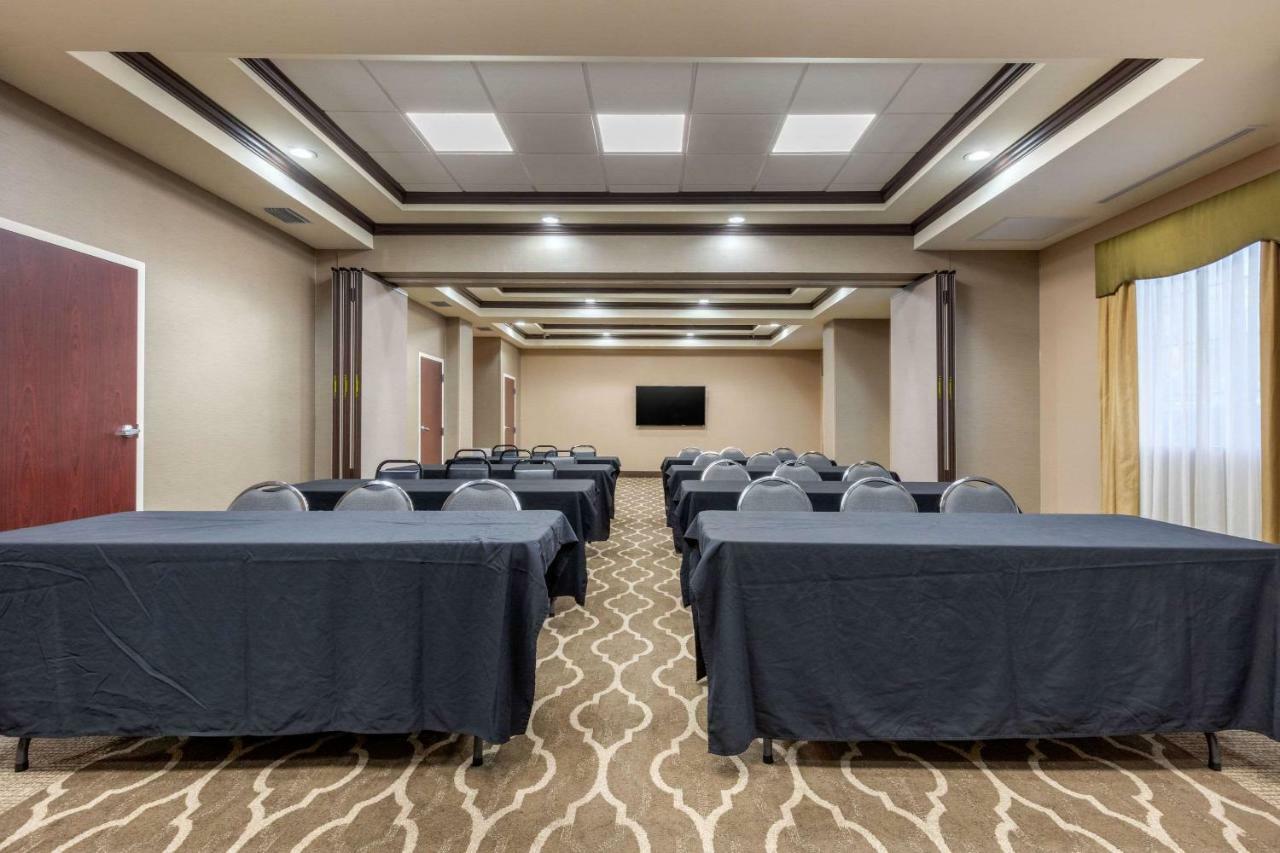 Comfort Inn & Suites North Little Rock Mccain Mall Экстерьер фото